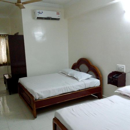 Sahasra Residency Hotel Hyderabad Esterno foto