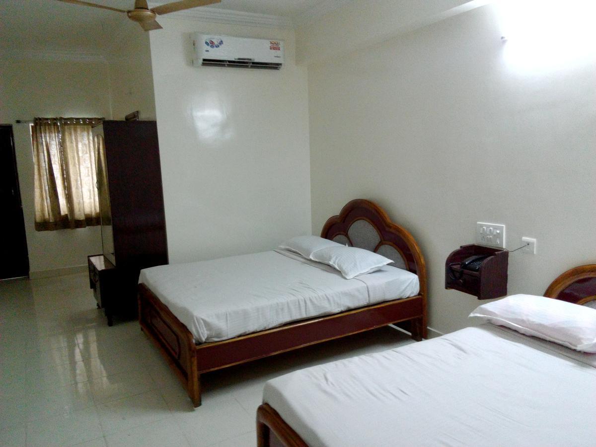 Sahasra Residency Hotel Hyderabad Esterno foto