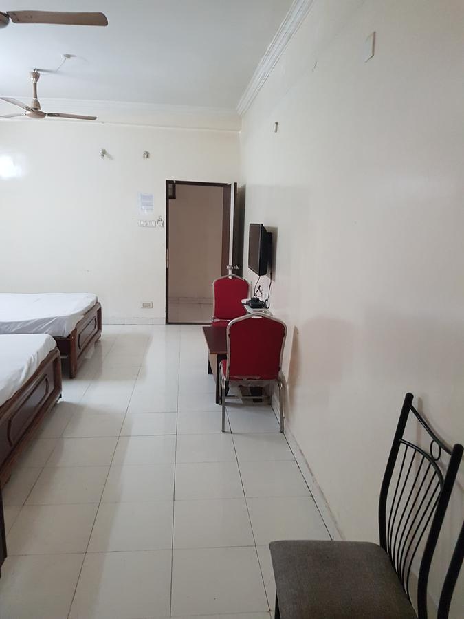 Sahasra Residency Hotel Hyderabad Esterno foto