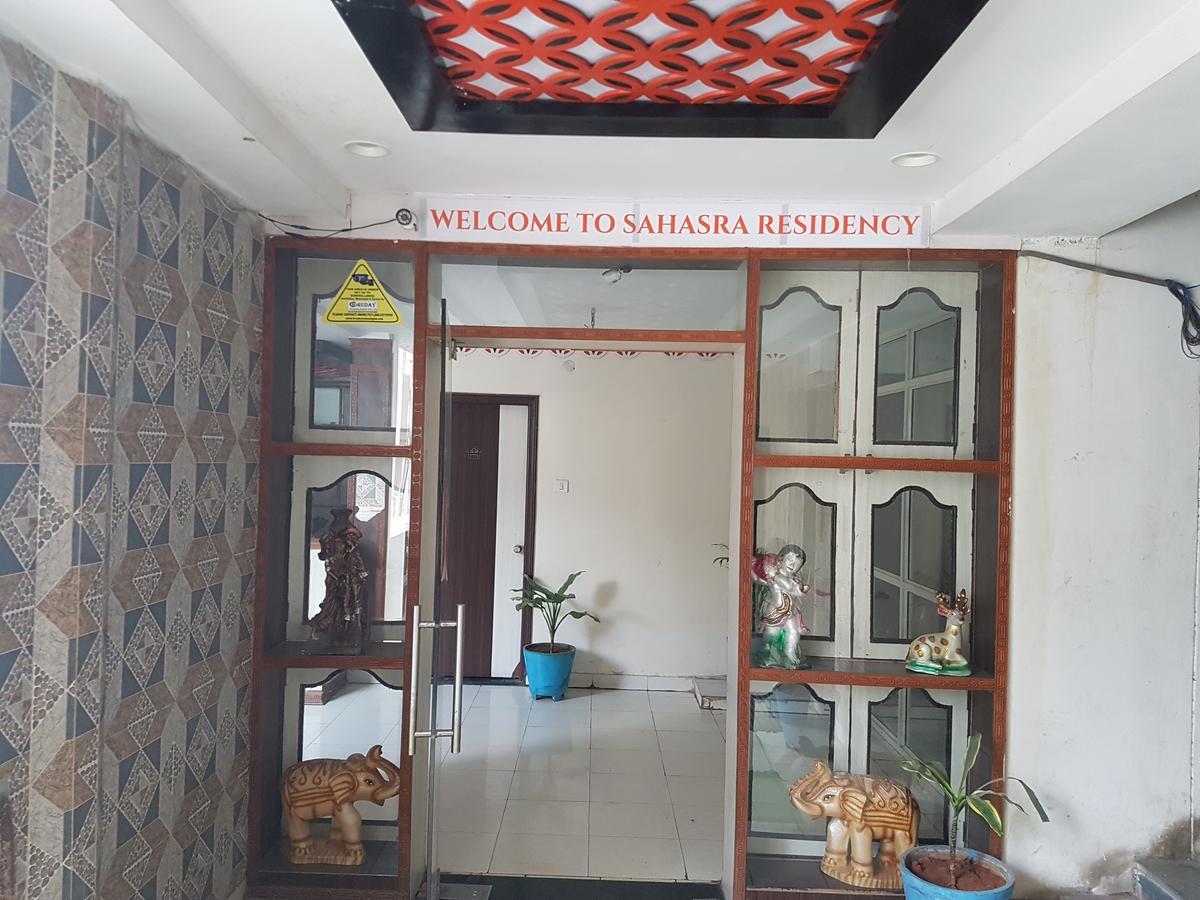 Sahasra Residency Hotel Hyderabad Esterno foto